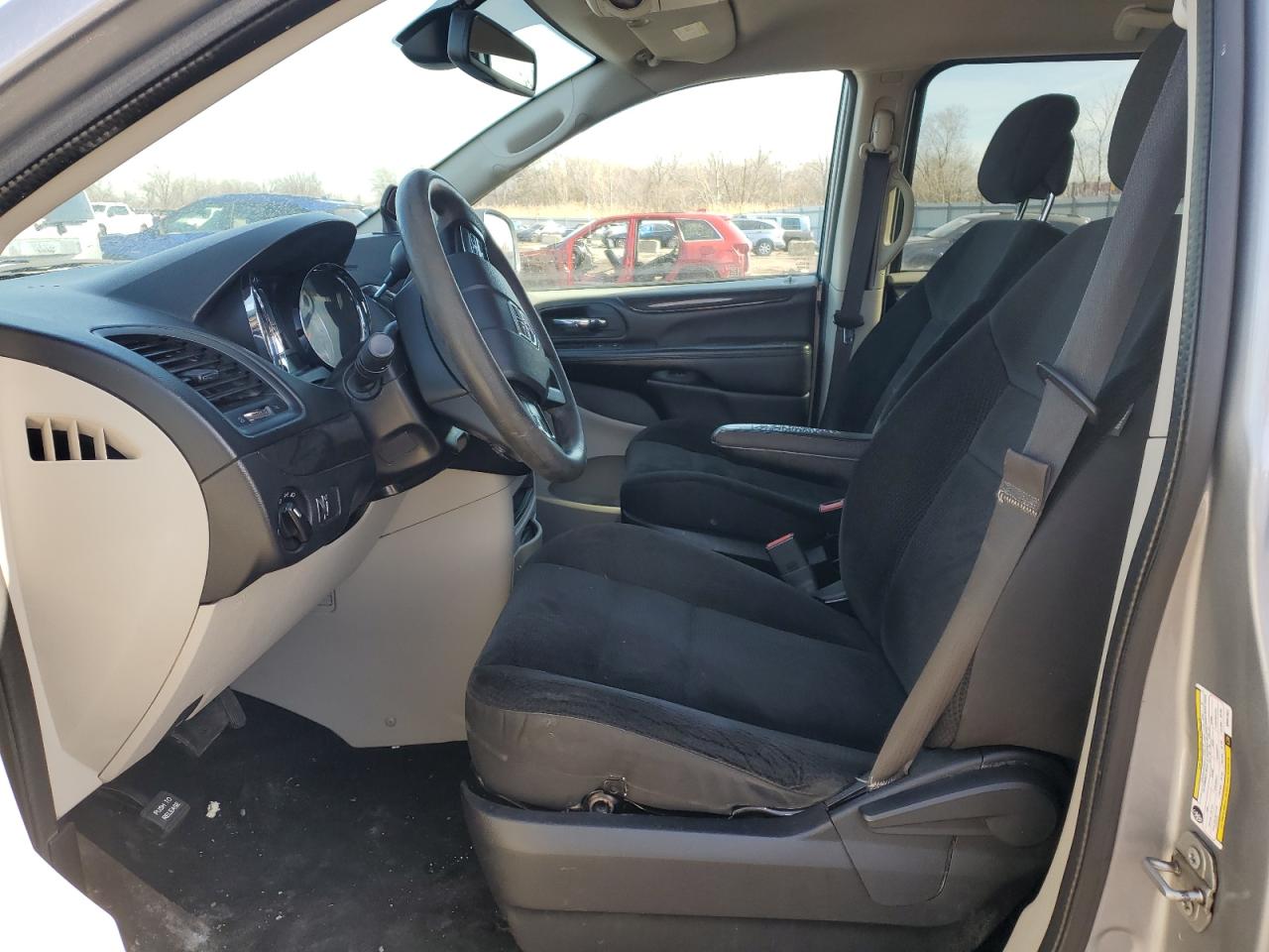 2019 Dodge Caravan - Image 7