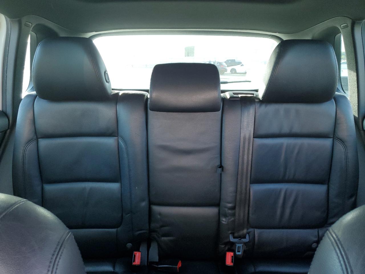2015 Volkswagen Tiguan - Image 10