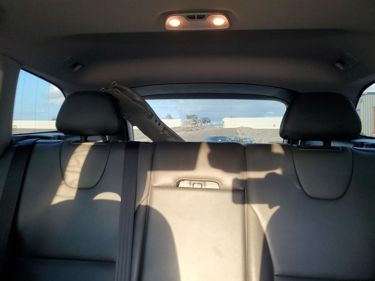 2017 Volvo XC60 - Image 10