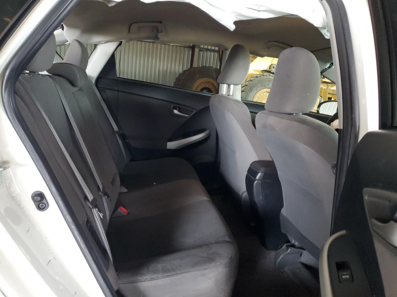 2015 Toyota Prius - Image 10