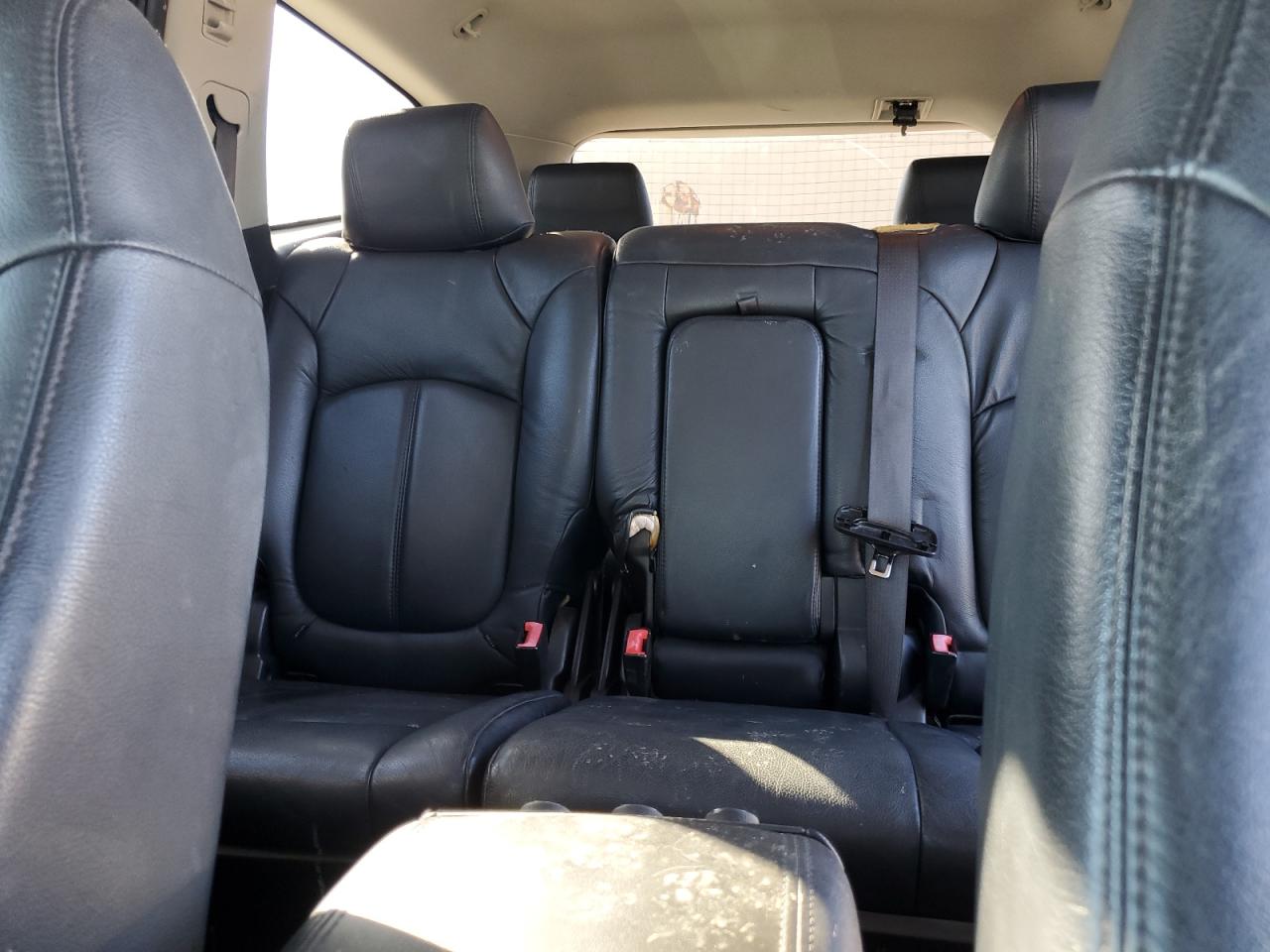 2010 Chevrolet Traverse - Image 10