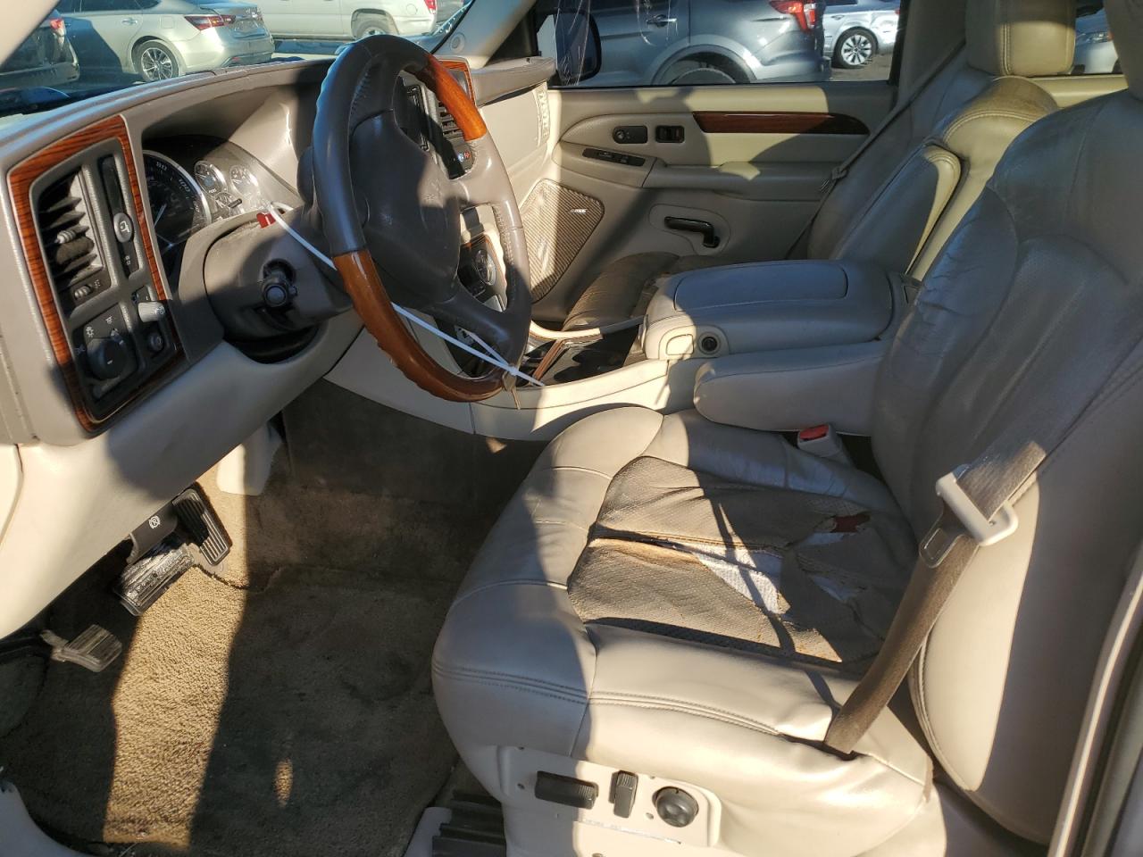 2002 Cadillac Escalade - Image 7