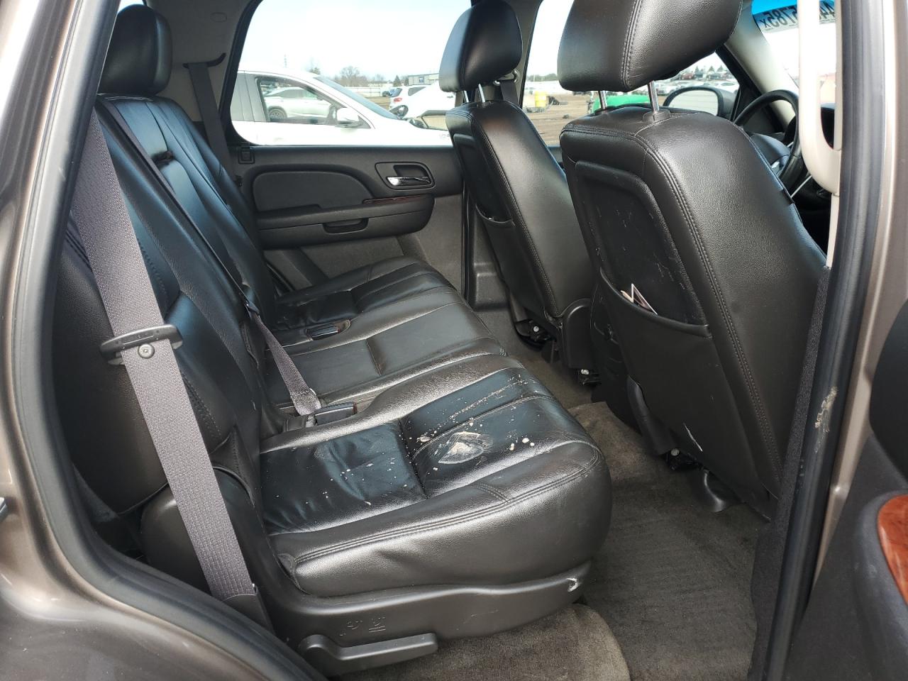 2011 Chevrolet Tahoe - Image 11
