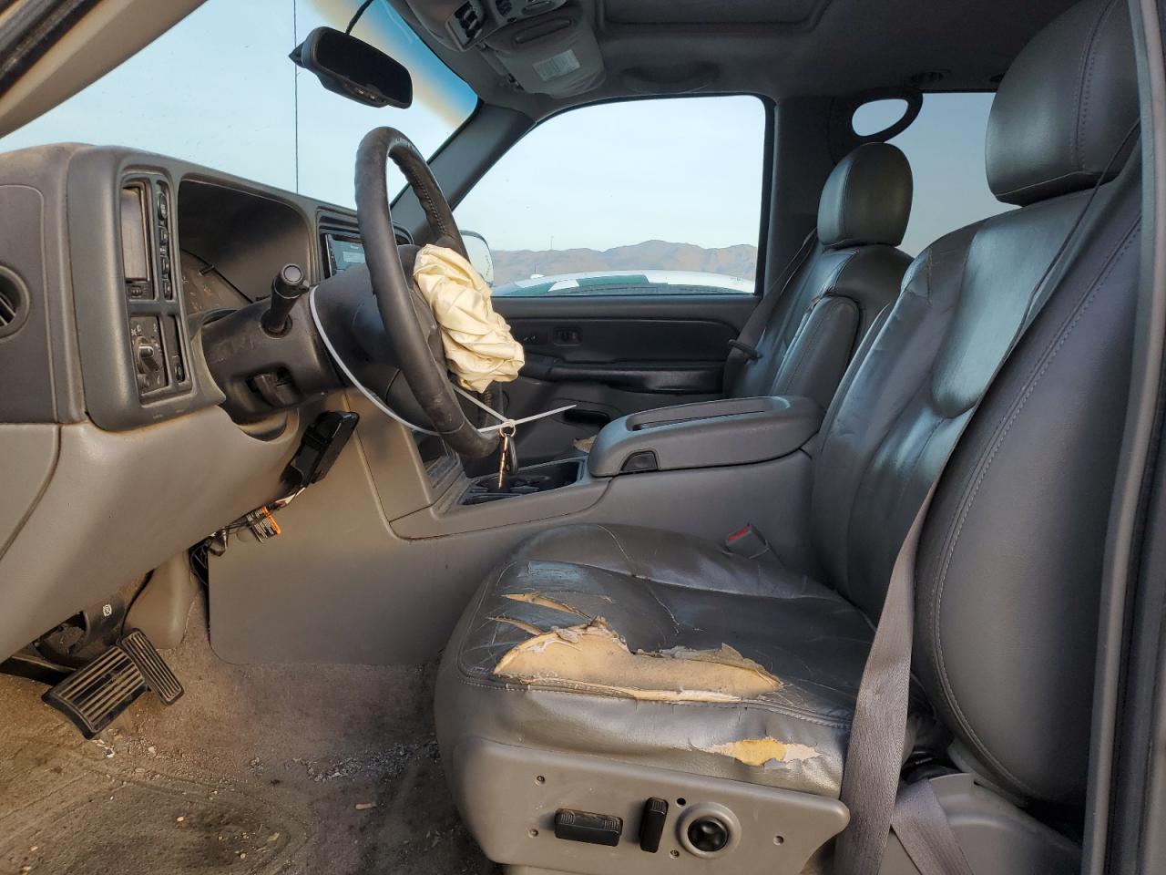 2003 Chevrolet Tahoe - Image 7