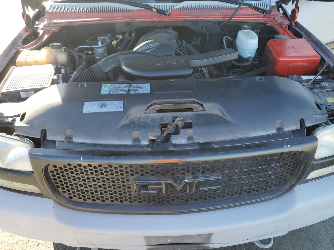 2004 GMC Yukon - Image 12