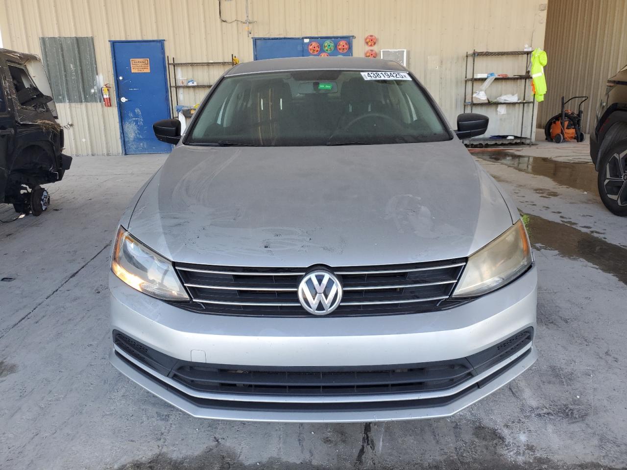 2016 Volkswagen Jetta - Image 5