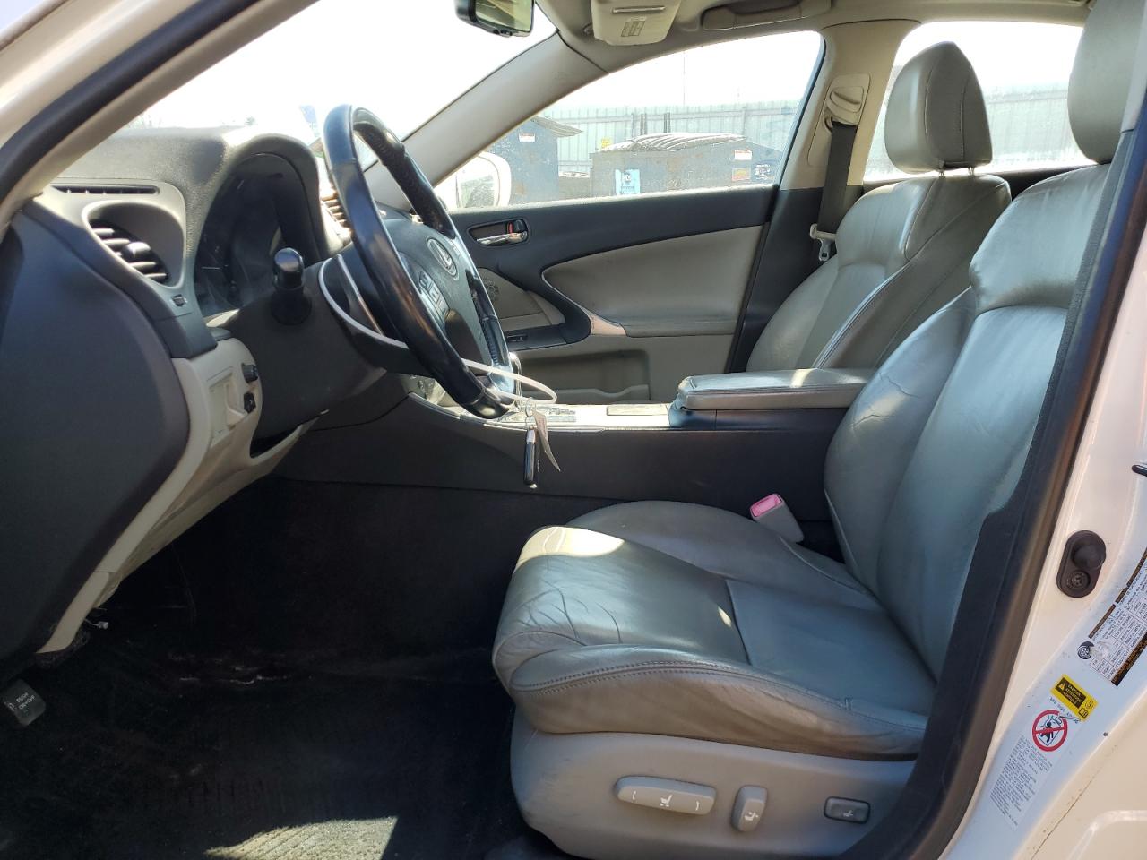 2008 Lexus IS - Image 7
