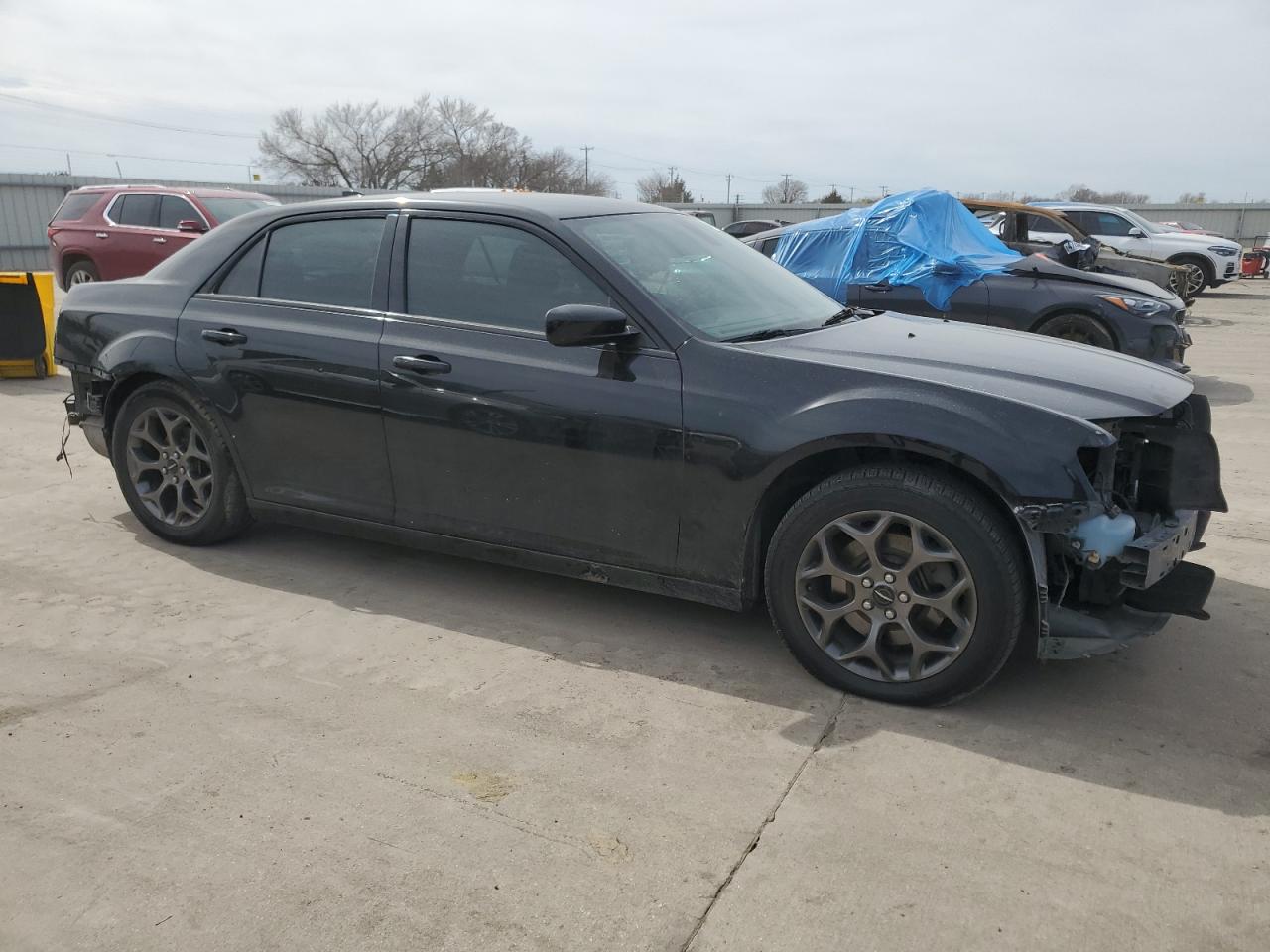 2017 Chrysler 300 - Image 4