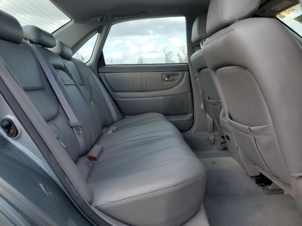 2004 Toyota Avalon - Image 10