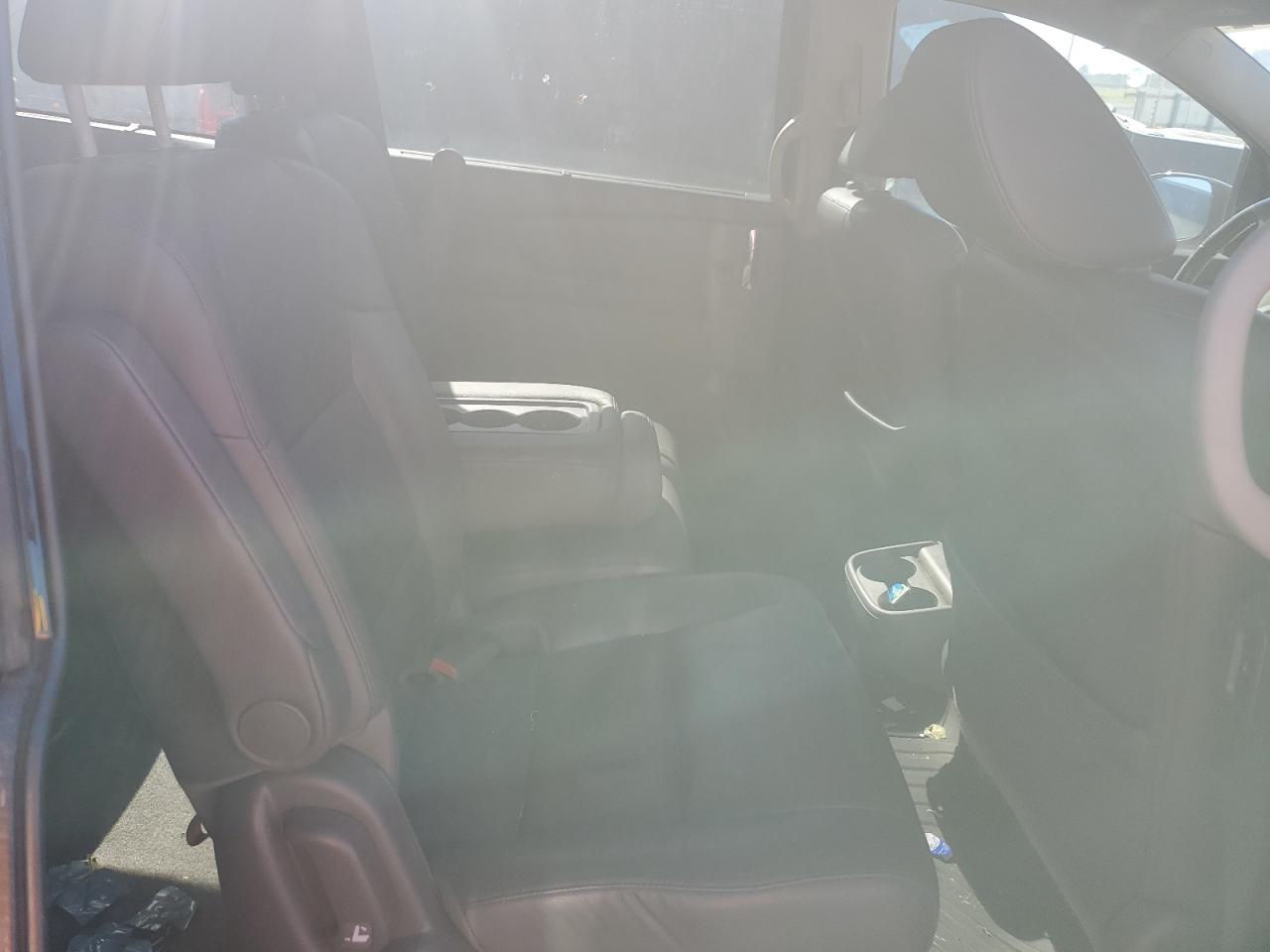 2010 Dodge Caravan - Image 11