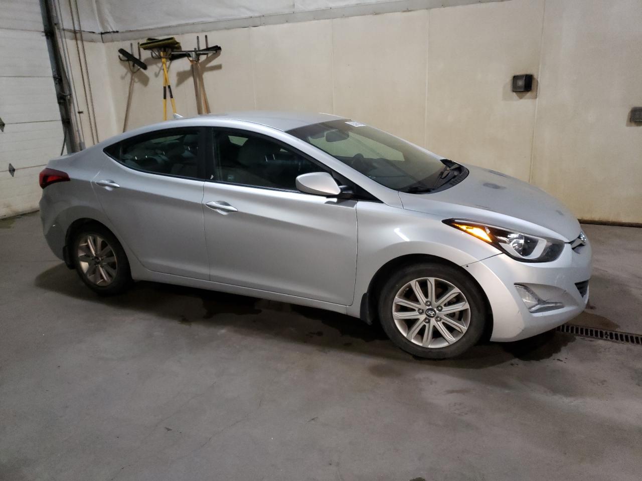 2015 Hyundai Elantra - Image 4