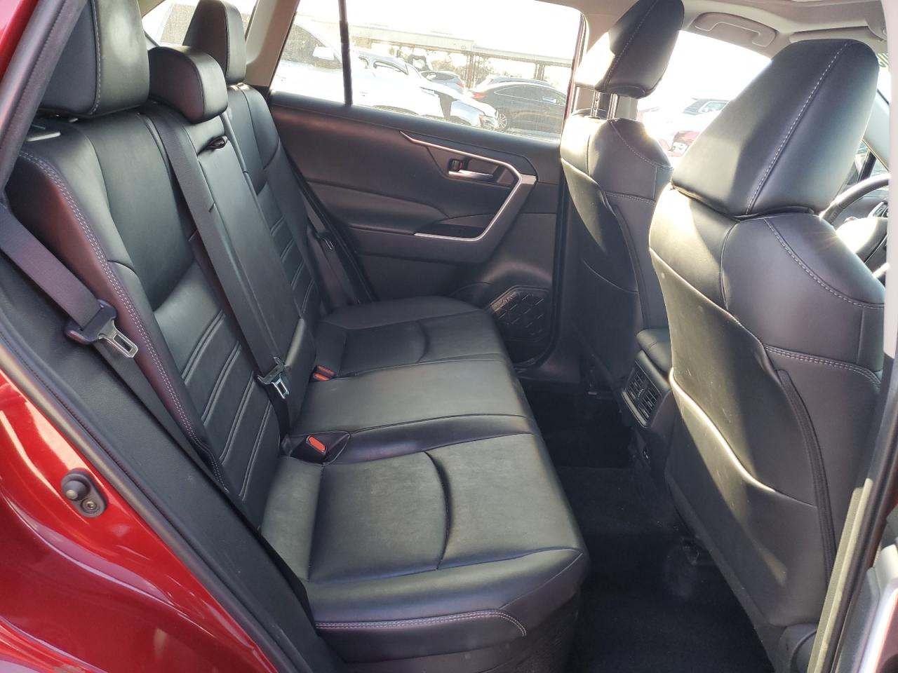 2022 Toyota RAV 4 - Image 11