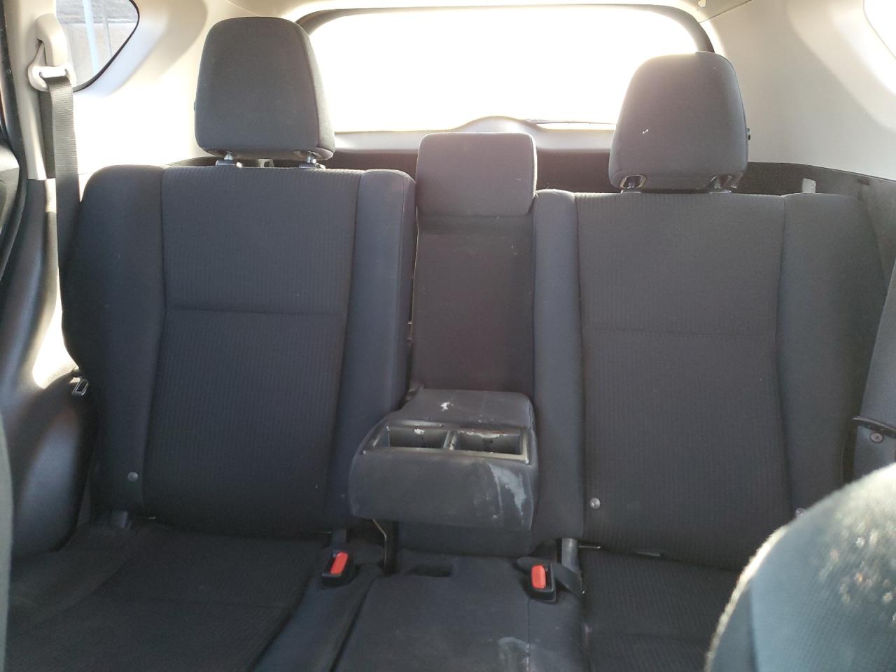 2017 Toyota RAV 4 - Image 10