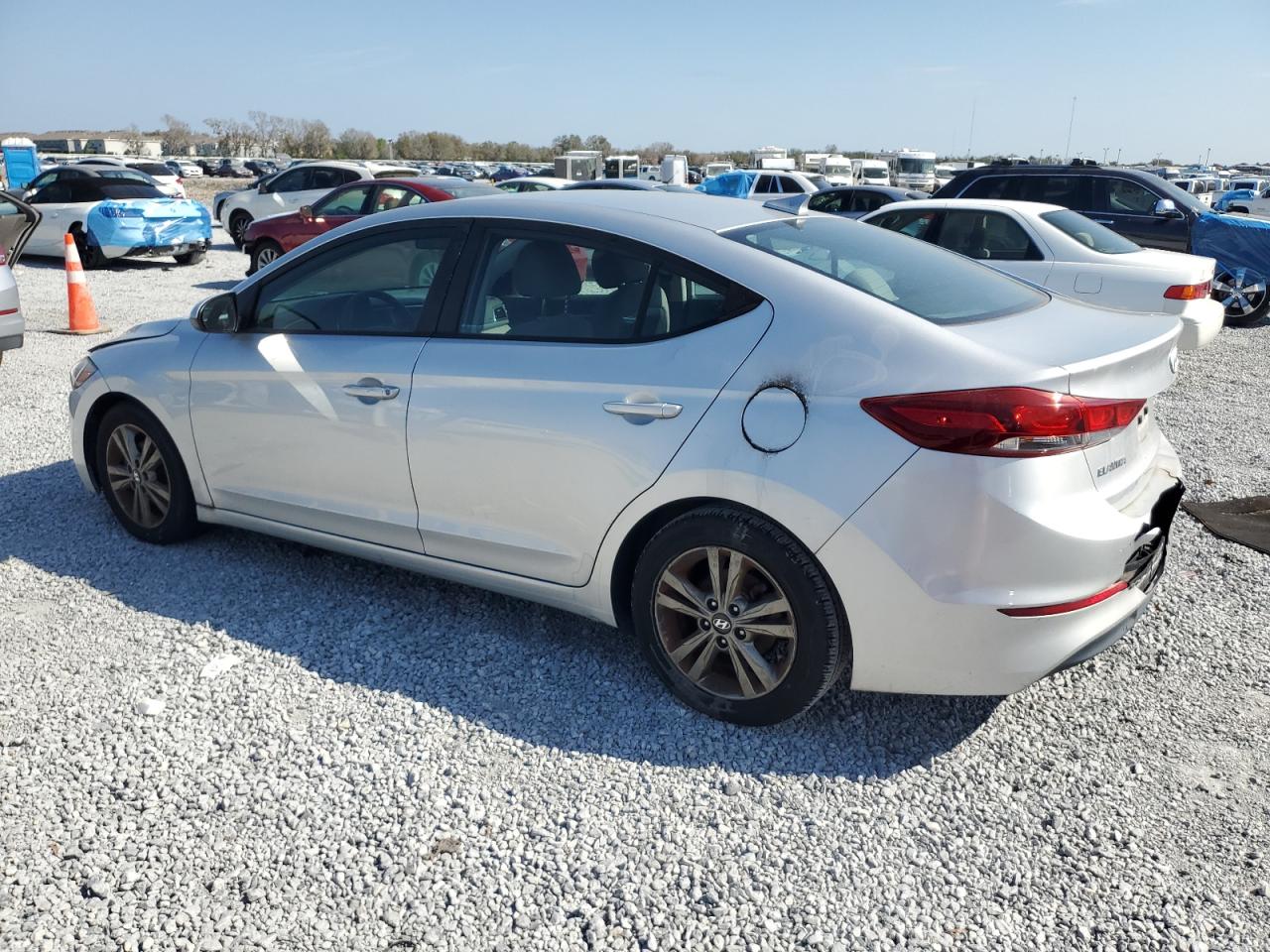 2018 Hyundai Elantra - Image 2