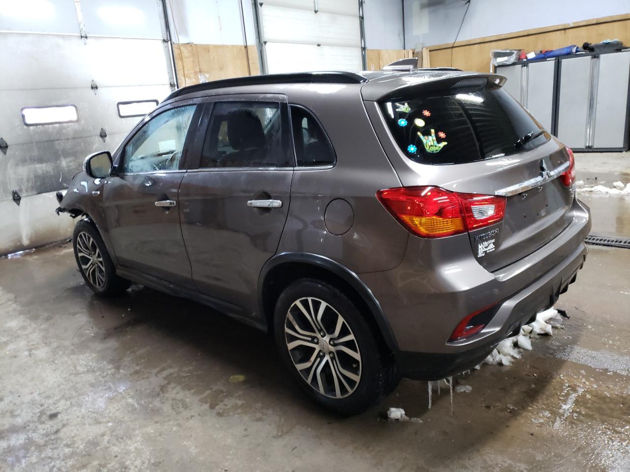 2018 Mitsubishi Outlander - Image 2
