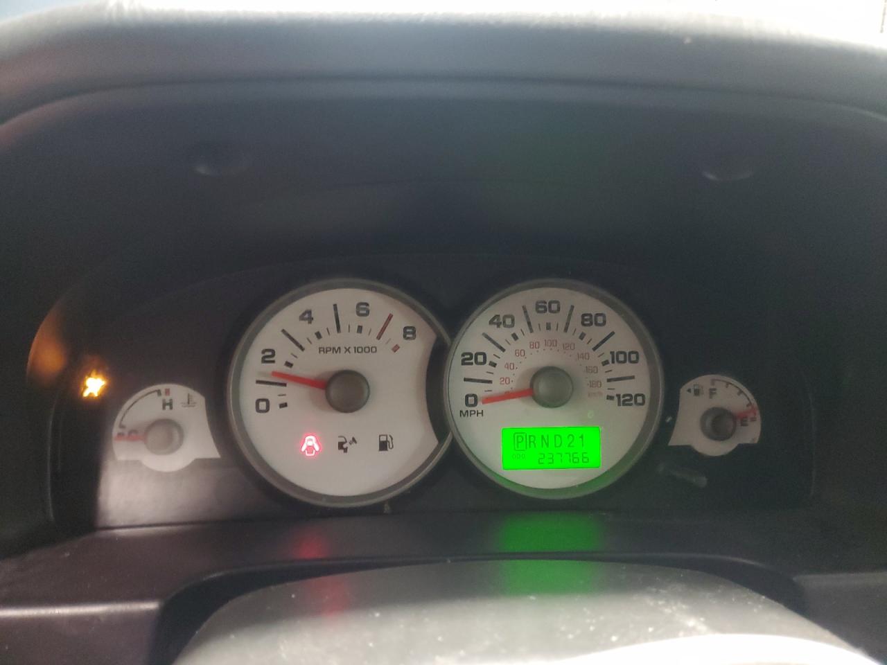 2005 Ford Escape - Image 9