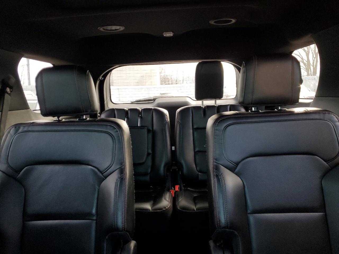 2017 Ford Explorer - Image 10