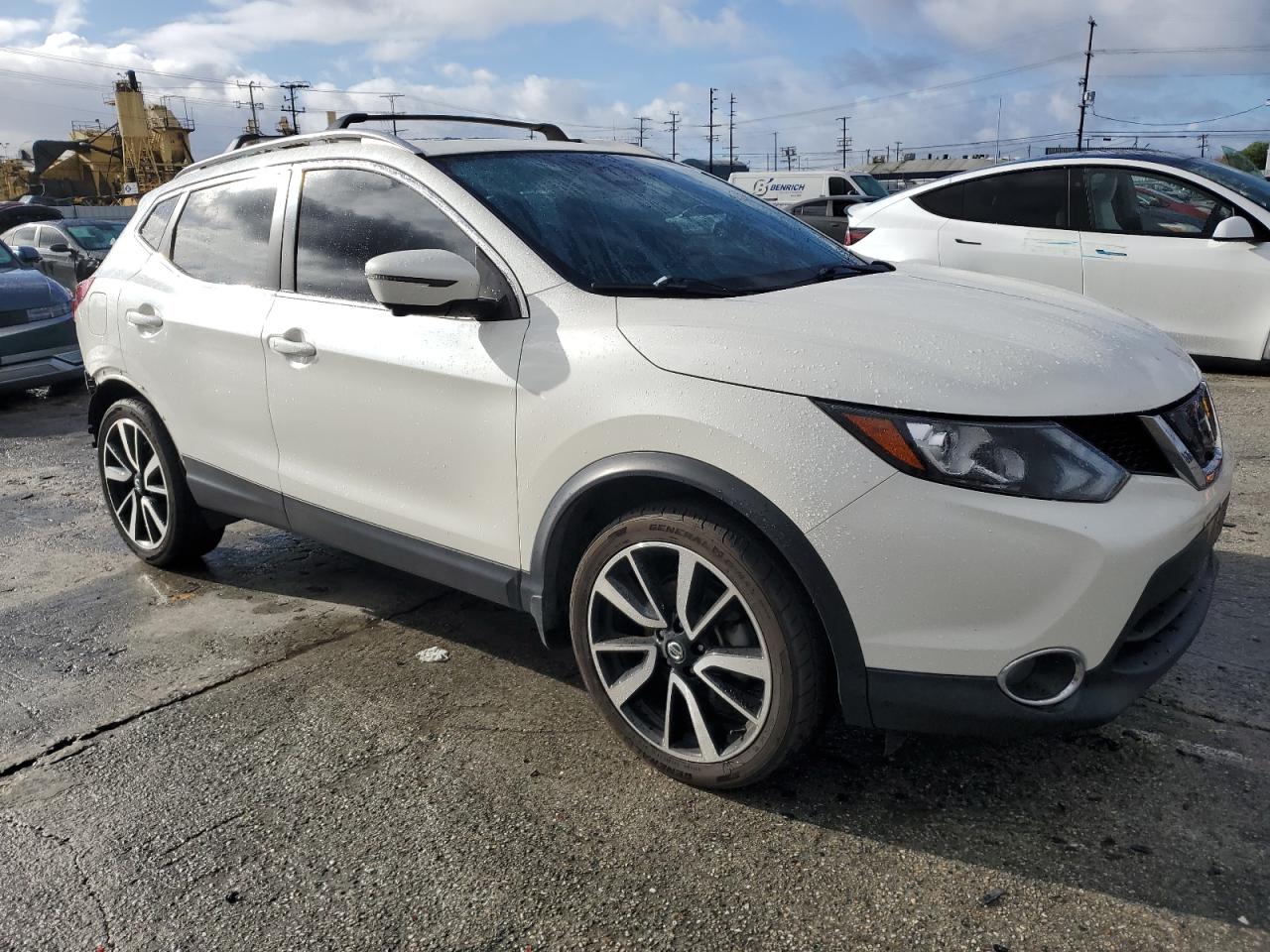 2017 Nissan Rogue - Image 4