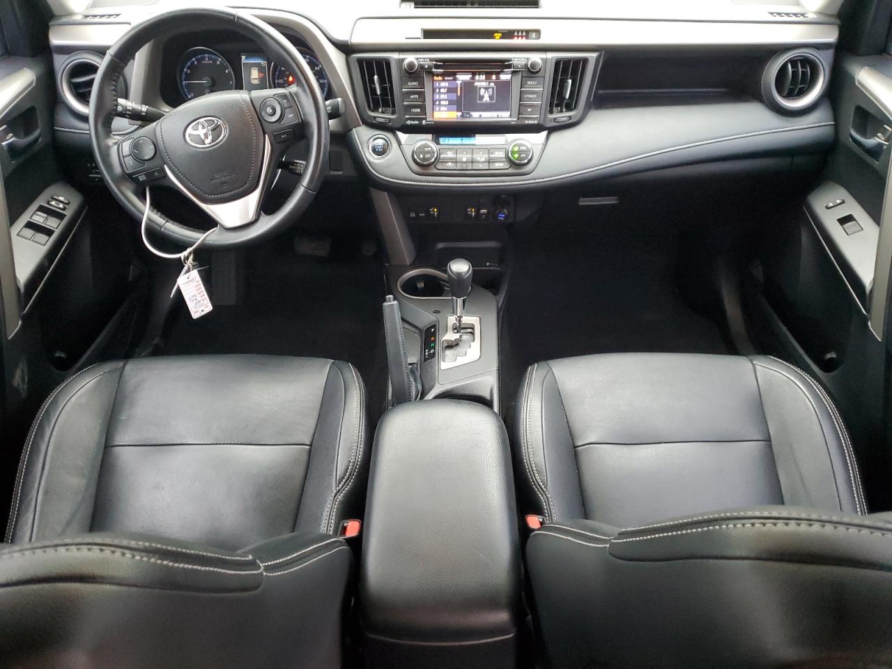2018 Toyota RAV 4 - Image 8