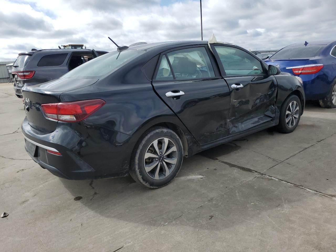 2022 Kia Rio - Image 3