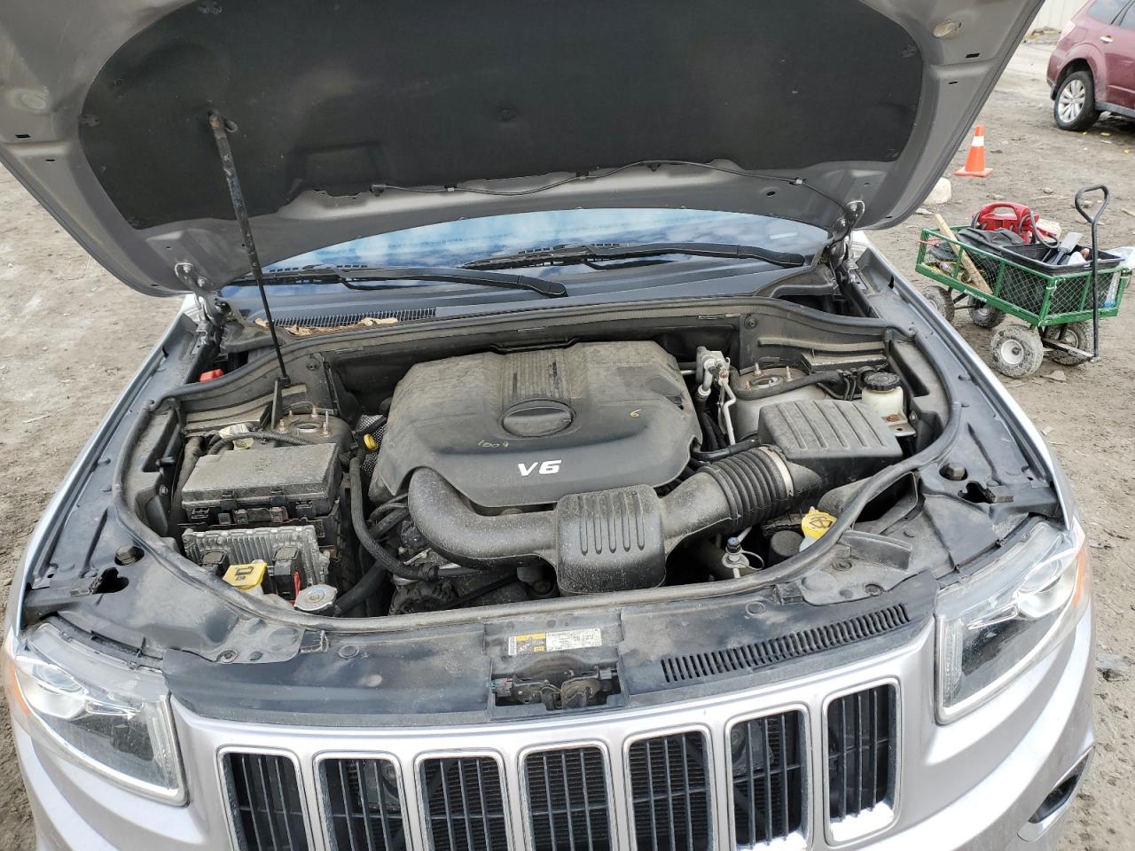 2014 Jeep Grand Cherokee - Image 12