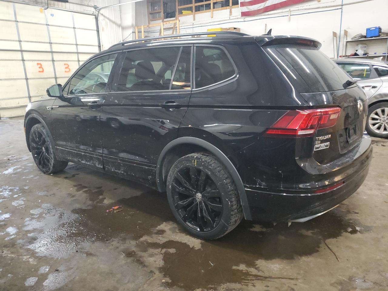 2021 Volkswagen Tiguan - Image 2