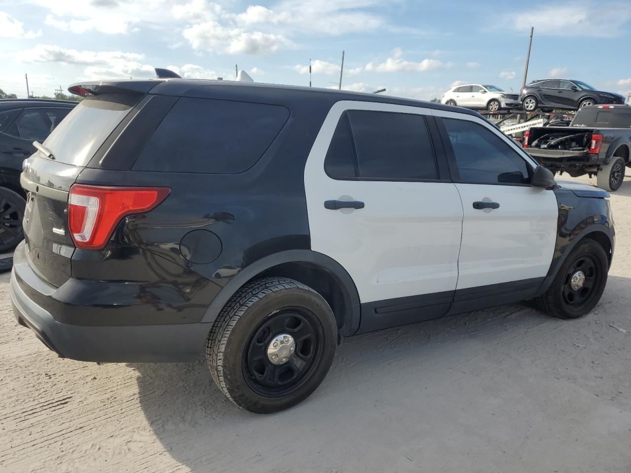 2016 Ford Explorer - Image 3