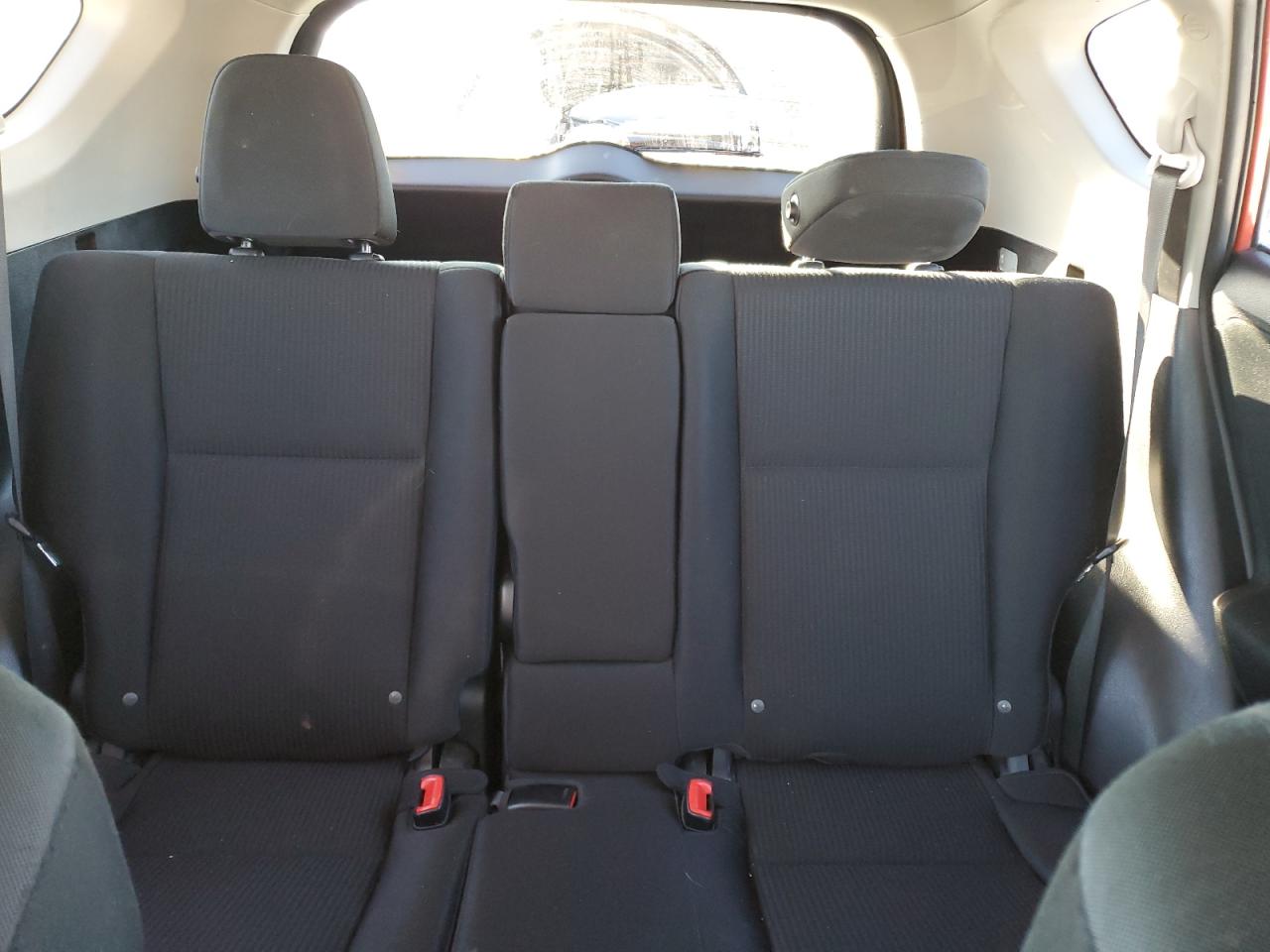 2015 Toyota RAV 4 - Image 10