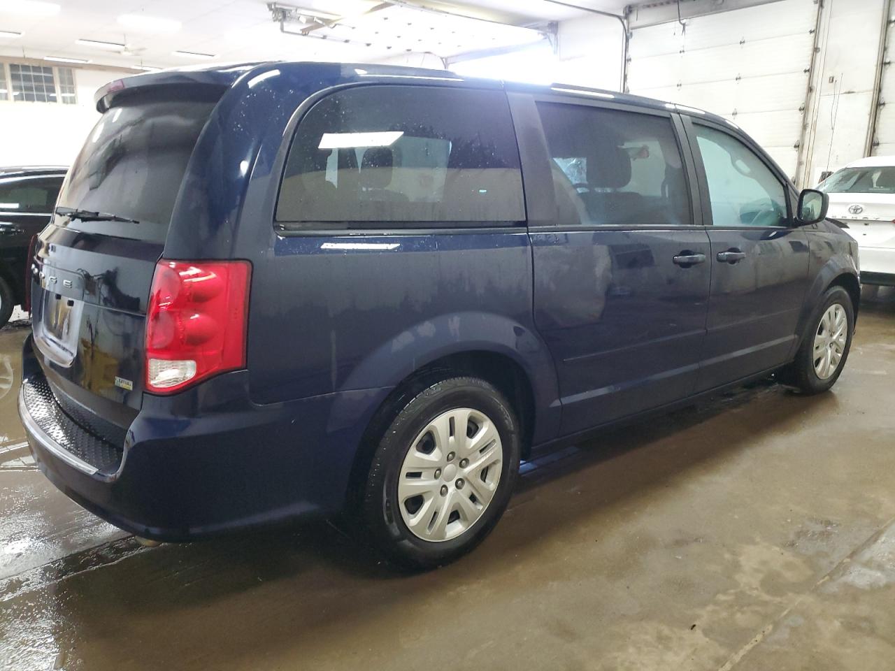 2016 Dodge Caravan - Image 3