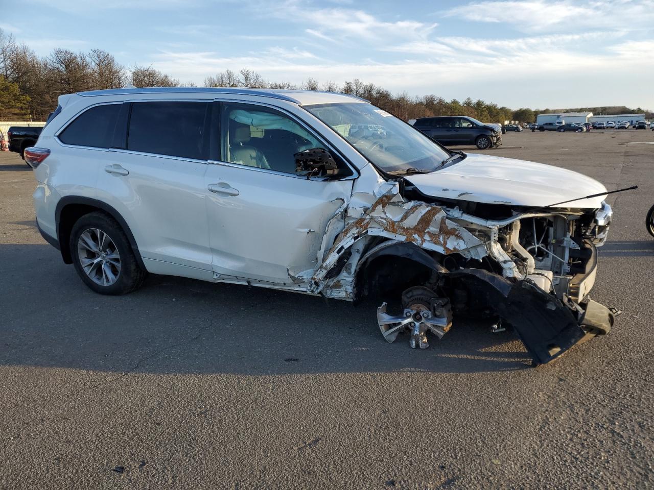 2015 Toyota Highlander - Image 4