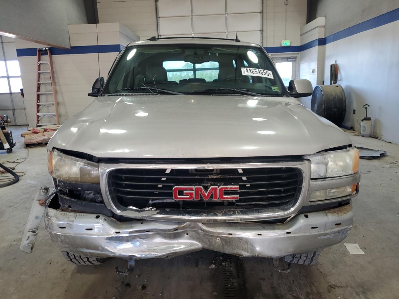 2004 GMC Yukon - Image 5