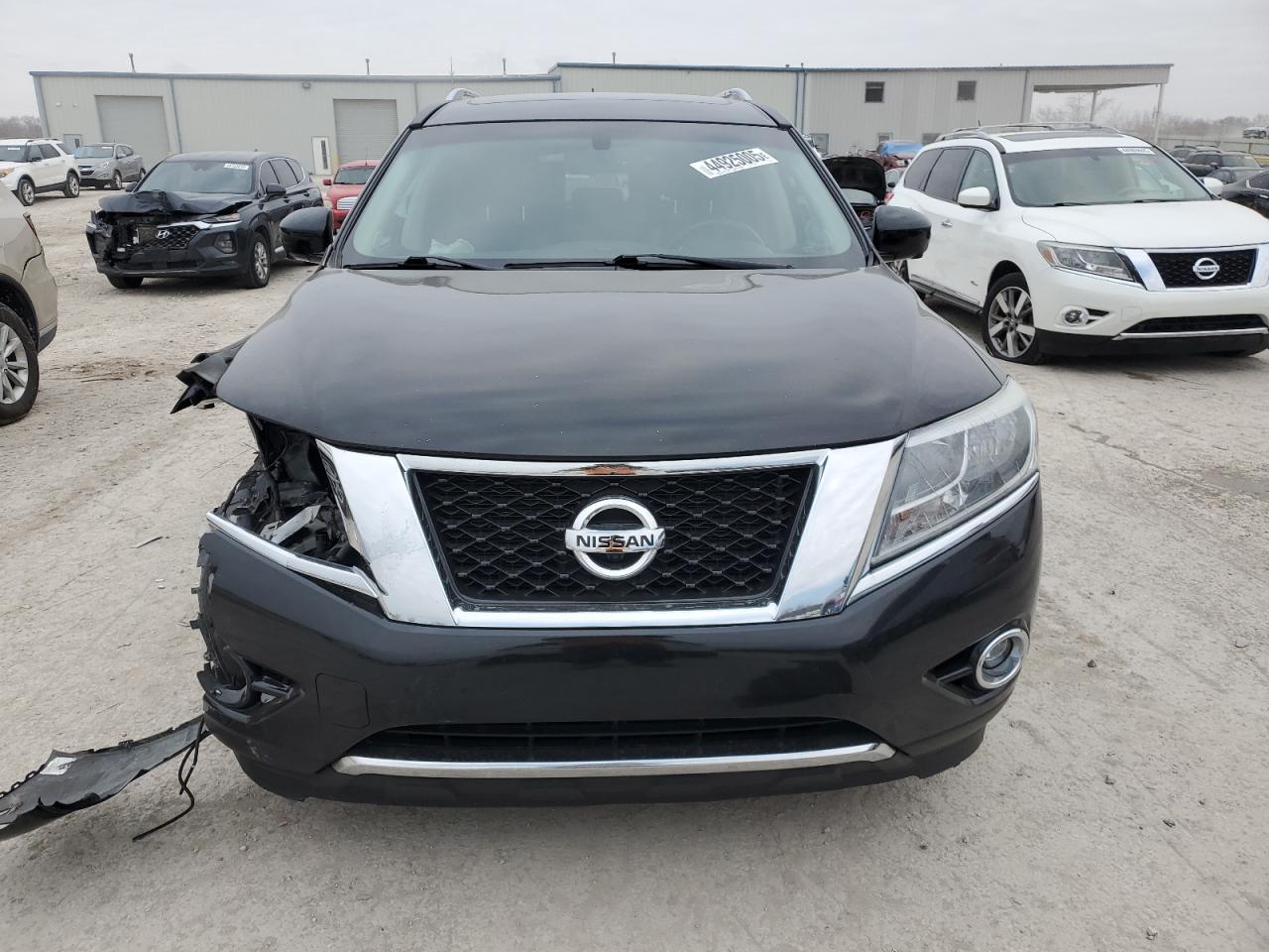 2015 Nissan Pathfinder - Image 5
