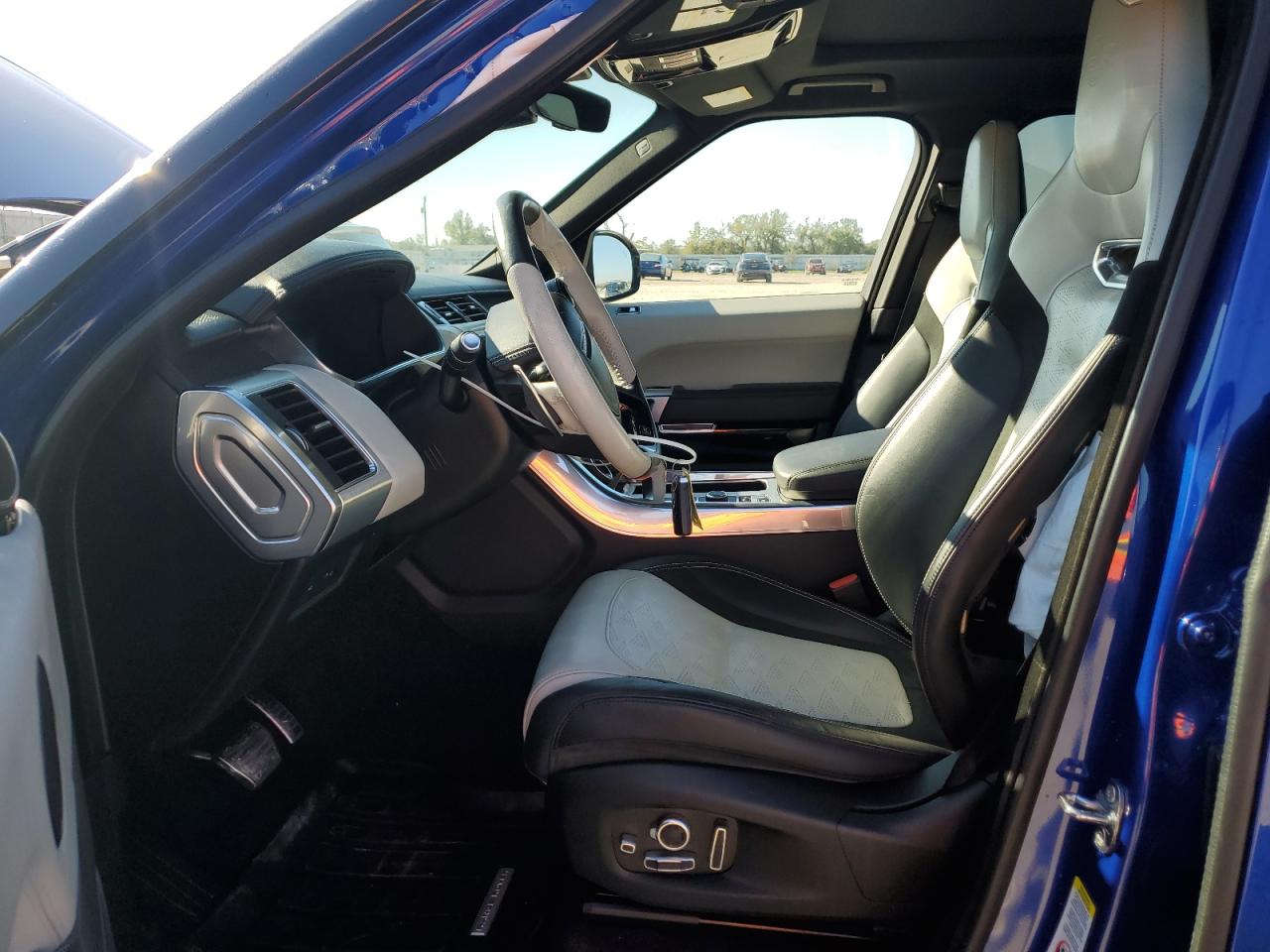 2020 Land Rover Range Rover - Image 7