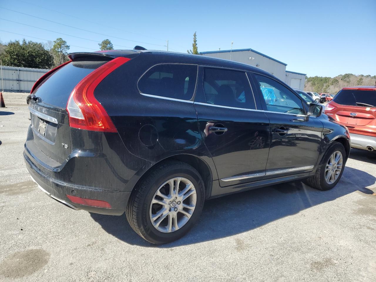 2016 Volvo XC60 - Image 3
