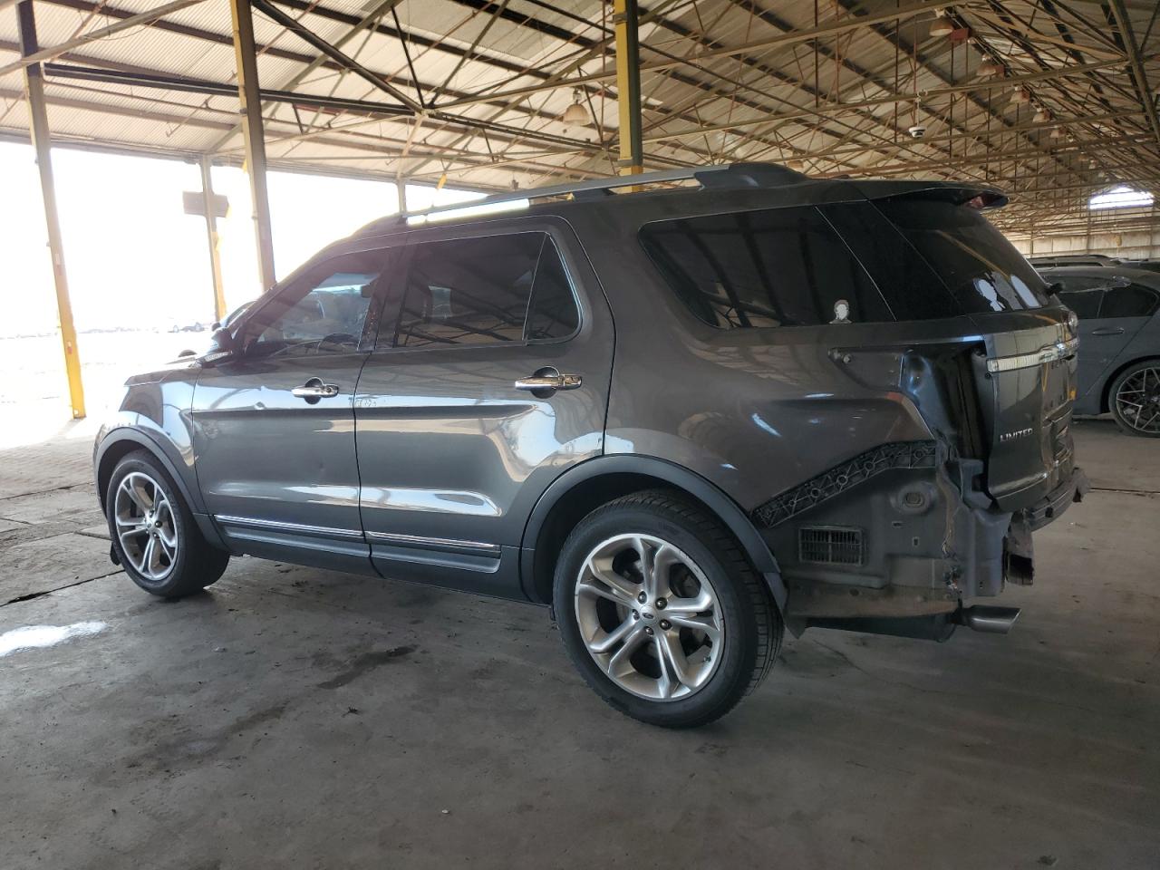 2015 Ford Explorer - Image 2