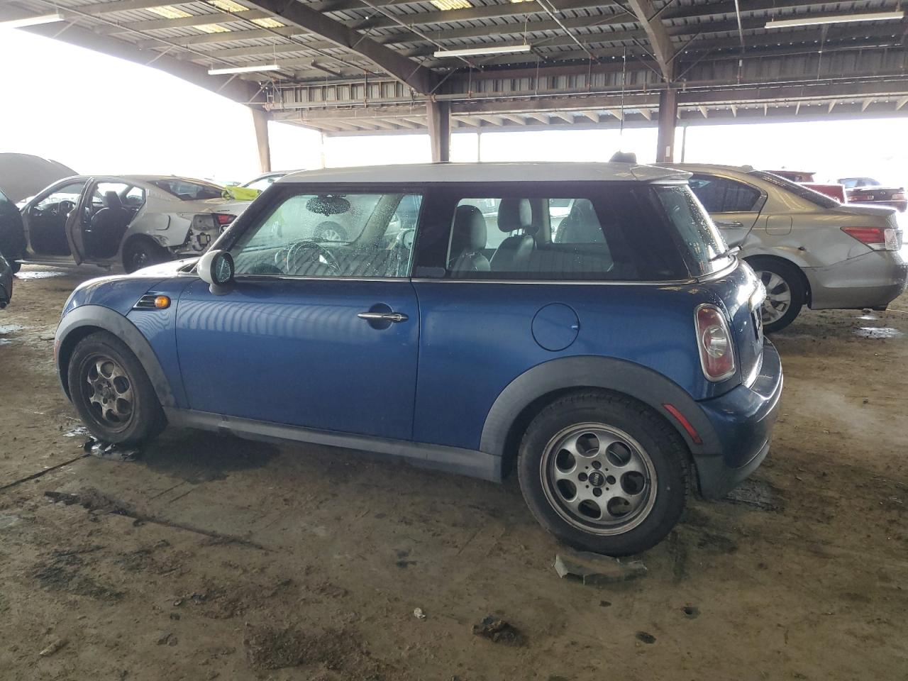 2013 MINI Cooper - Image 2