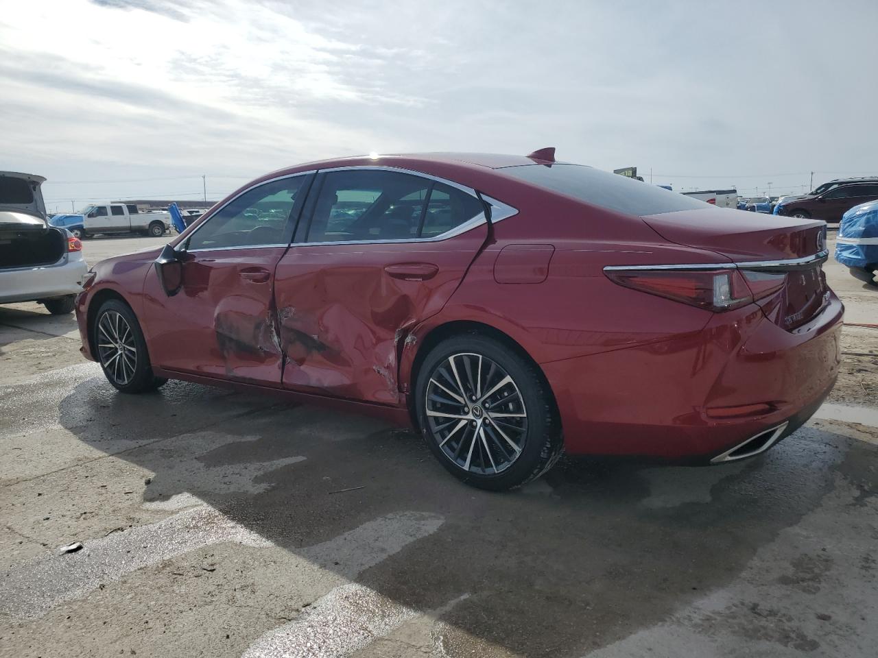2024 Lexus ES - Image 2