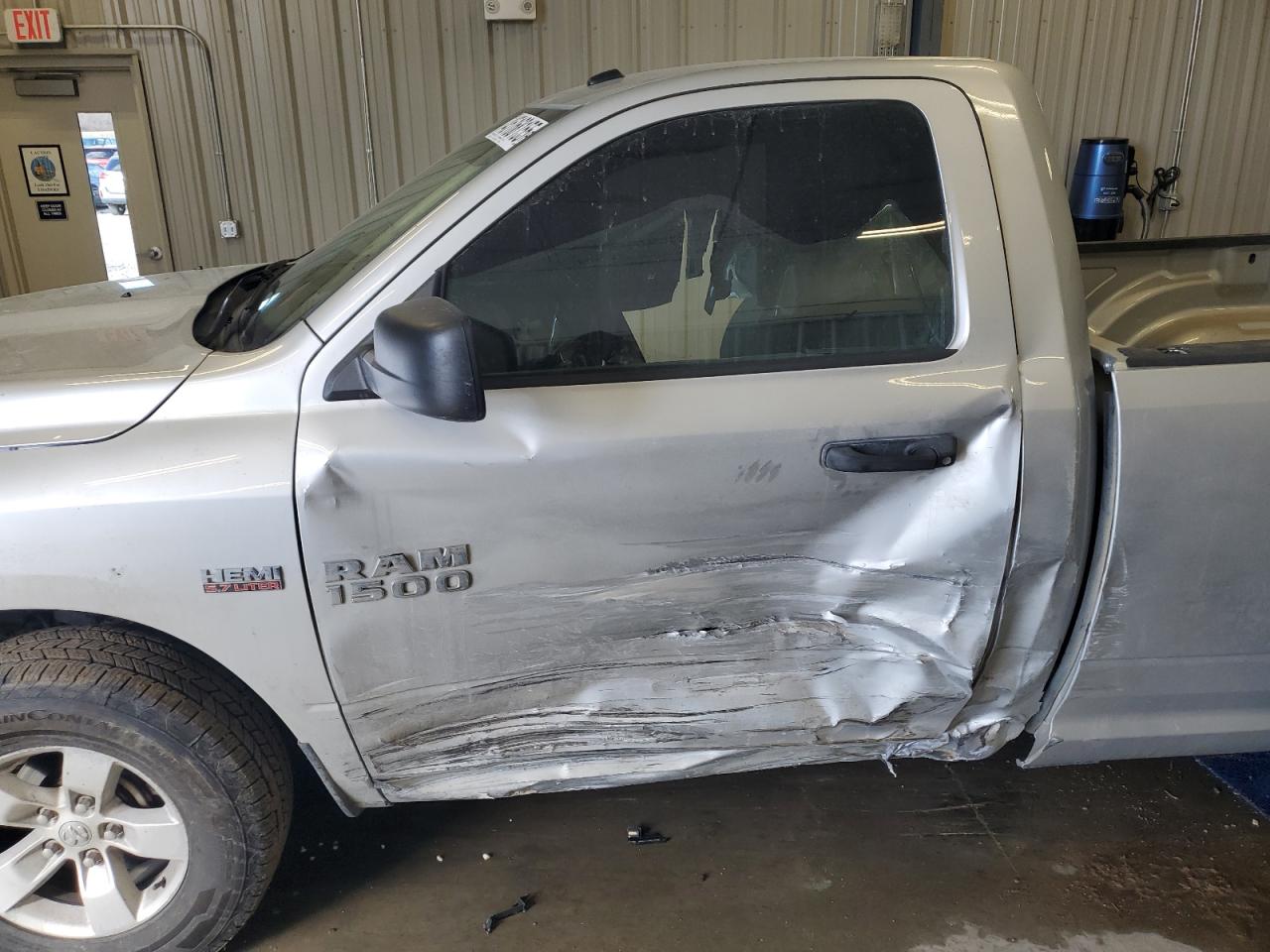 2015 RAM 1500 - Image 7
