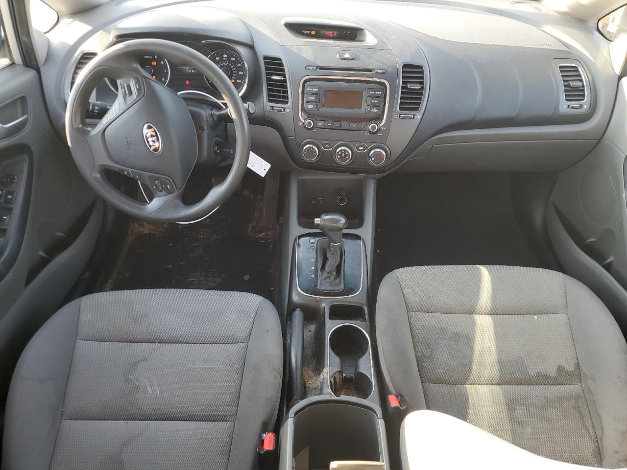 2017 Kia Forte - Image 8