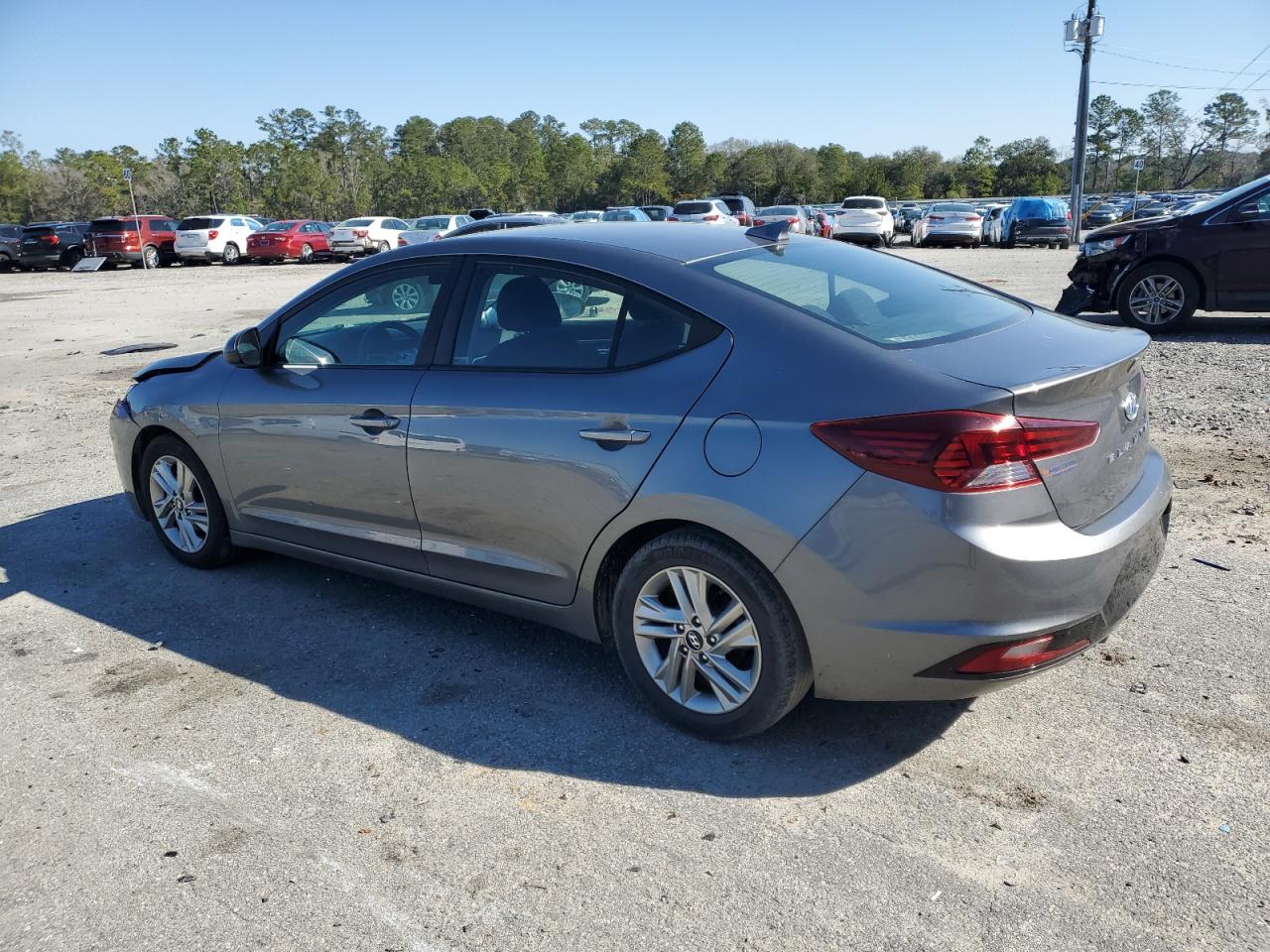2019 Hyundai Elantra - Image 2