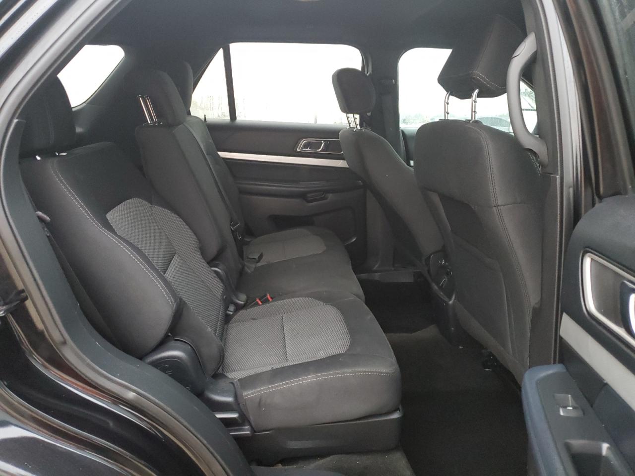 2017 Ford Explorer - Image 11