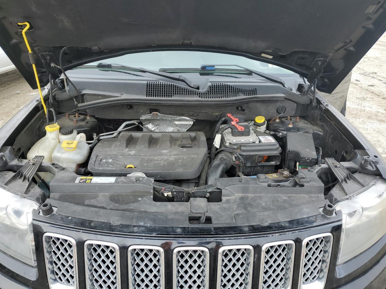 2015 Jeep Compass - Image 12