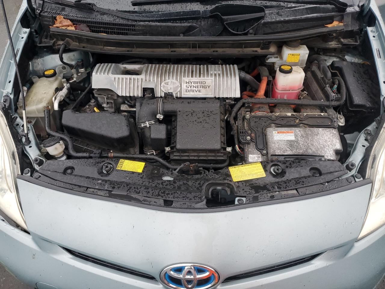 2012 Toyota Prius - Image 11