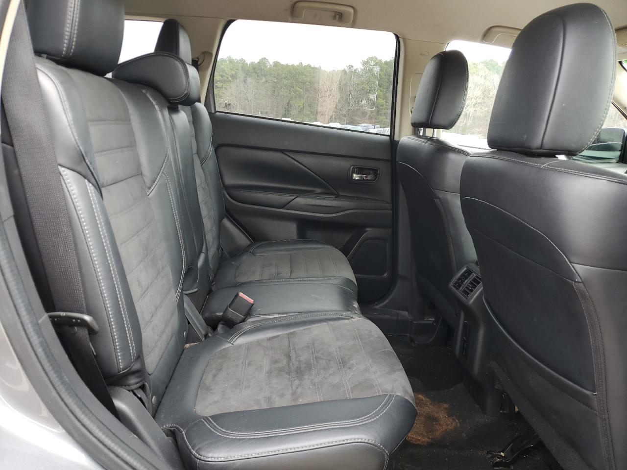 2020 Mitsubishi Outlander - Image 11