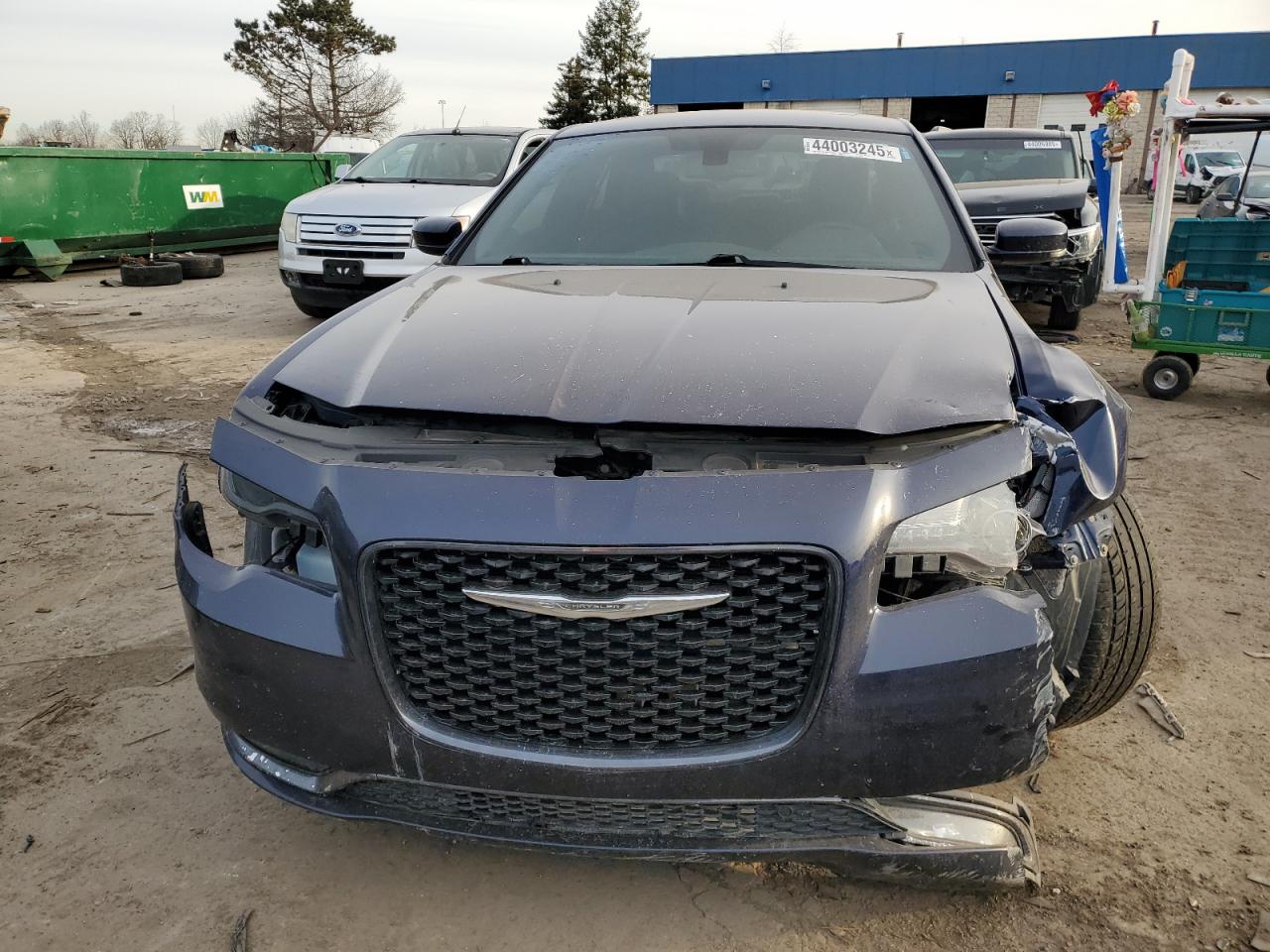 2017 Chrysler 300 - Image 5