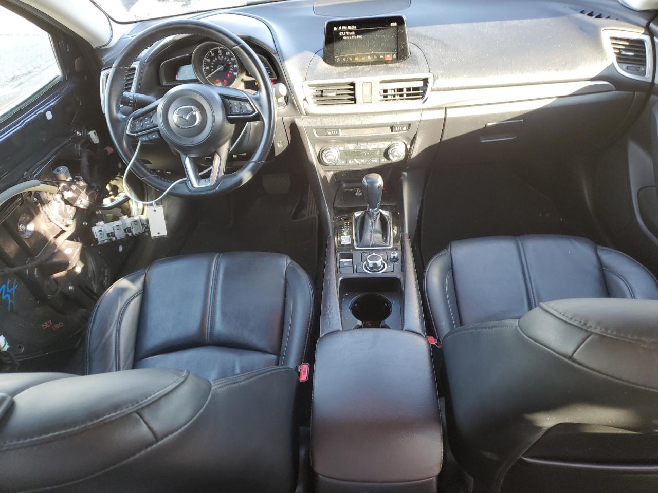 2017 Mazda 3 - Image 8