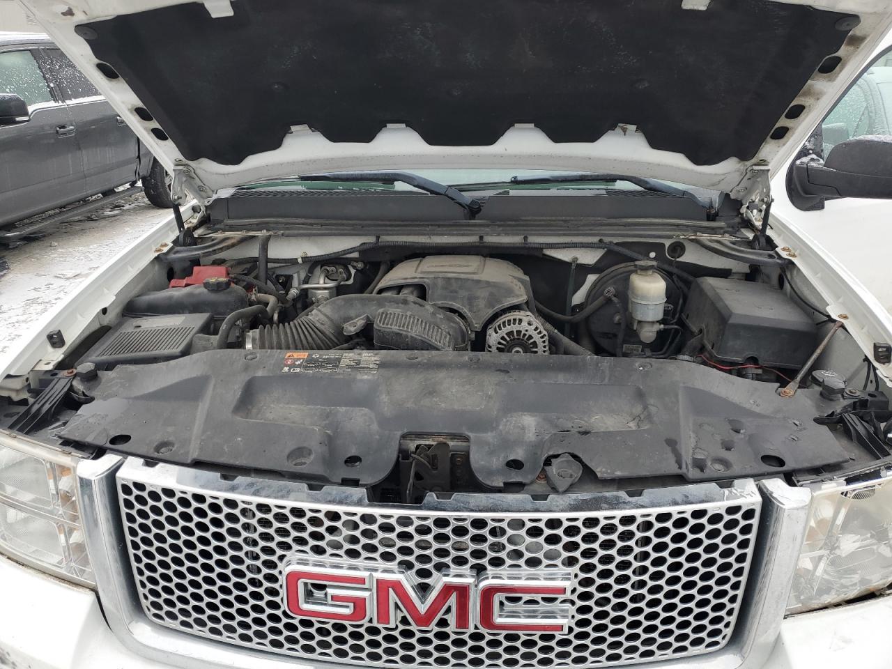 2011 GMC Sierra - Image 12