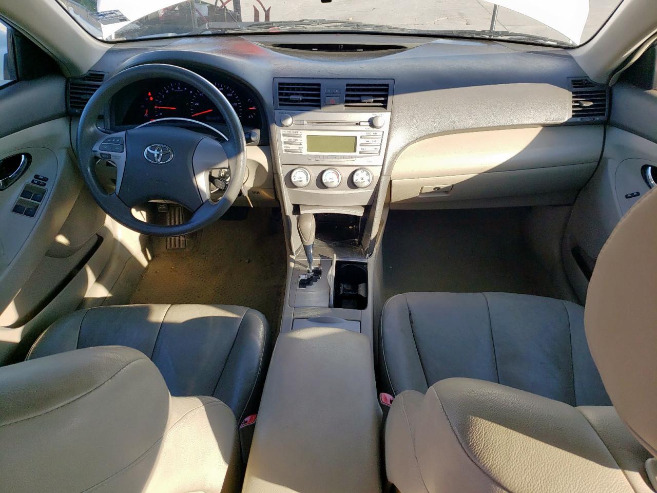 2010 Toyota Camry - Image 8