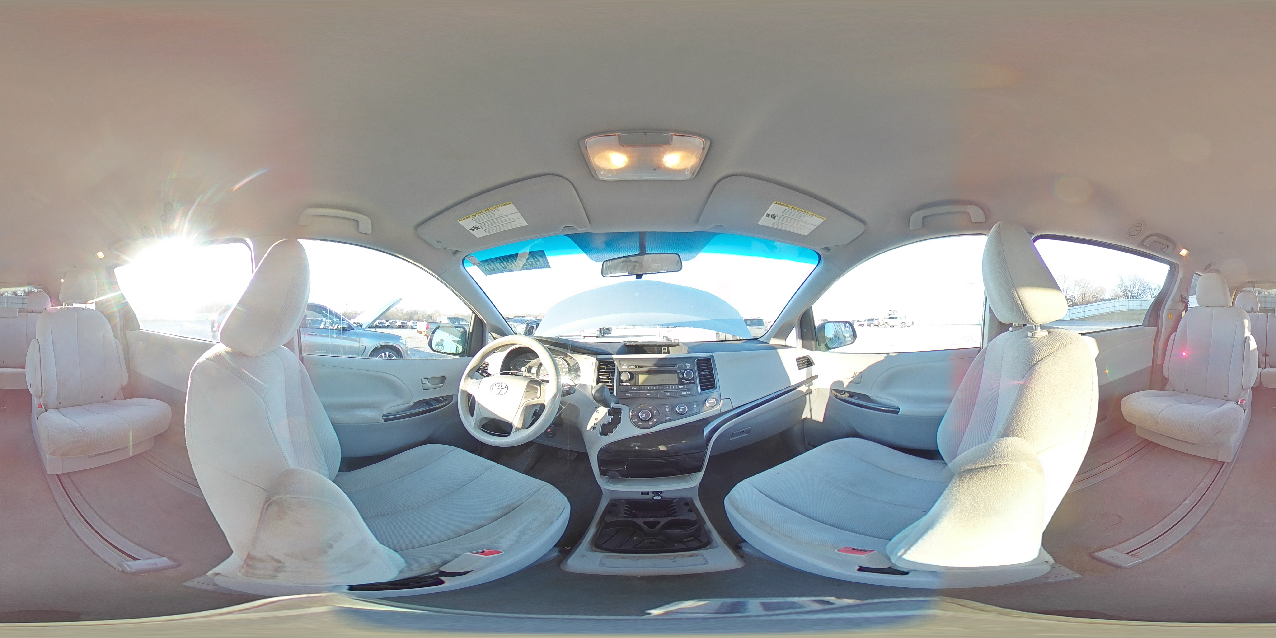 2012 Toyota Sienna - Image 14