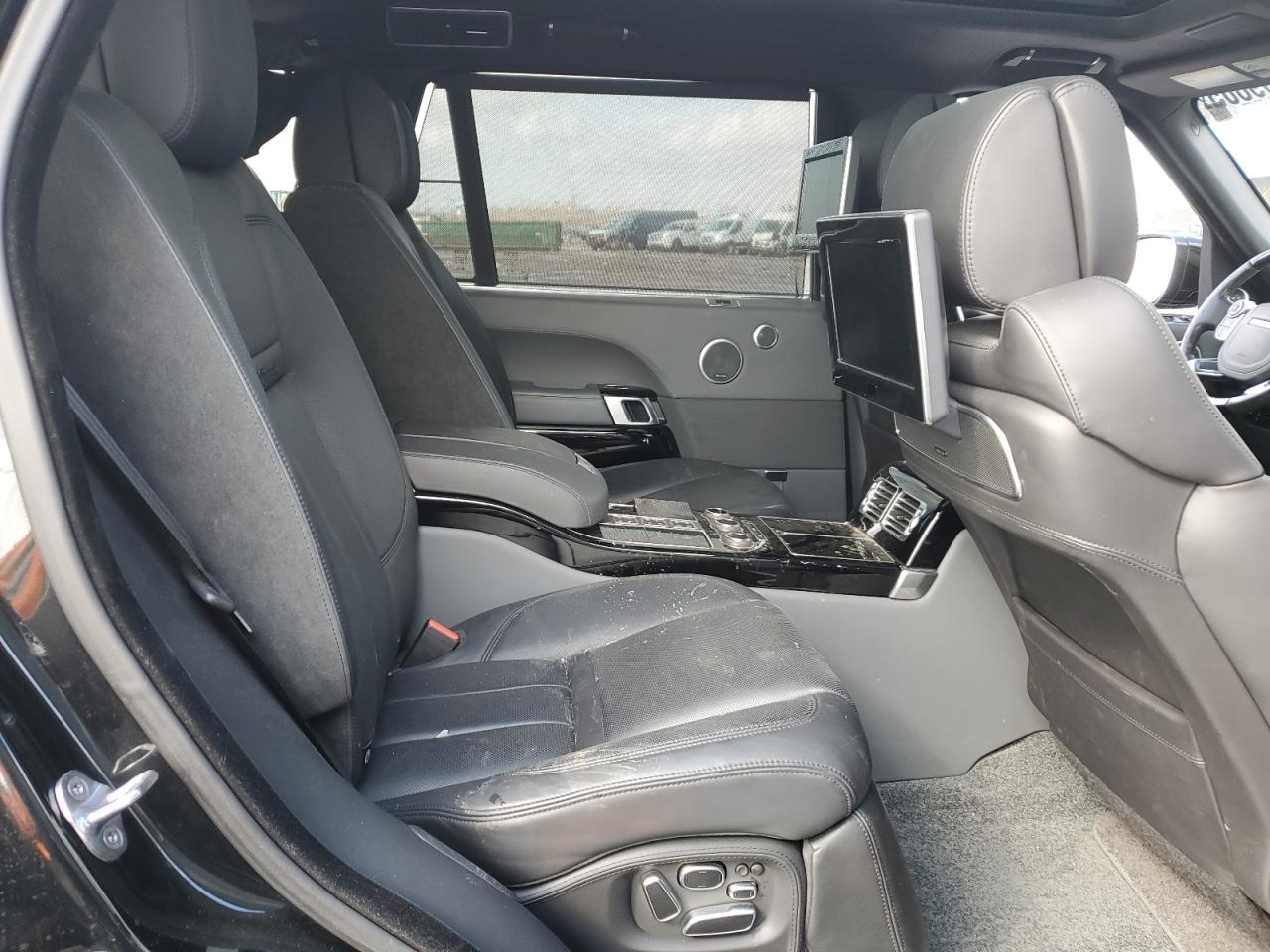 2014 Land Rover Range Rover - Image 11